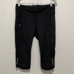 Athleta, size medium, capris, black‎